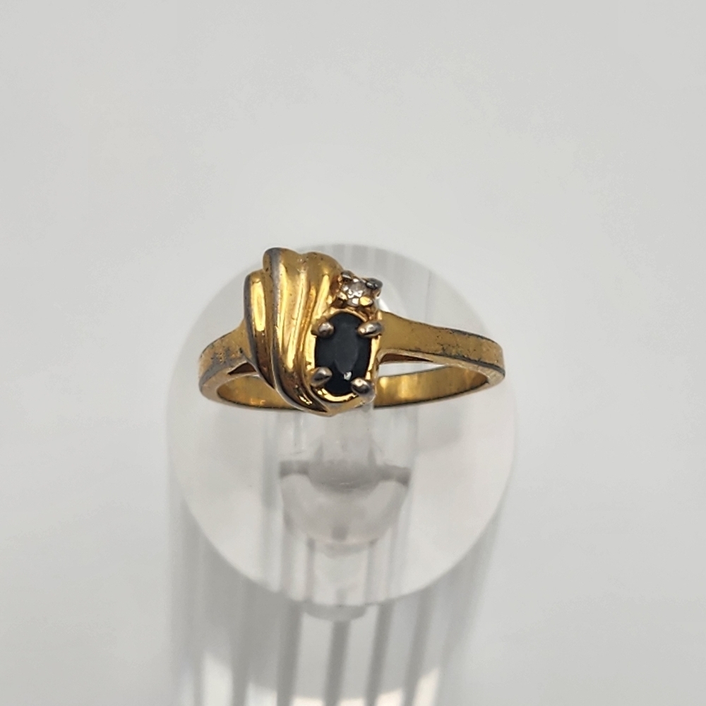 Vintage Gold Tone Sapphire & Cubic Zirconia Ring (6.75)